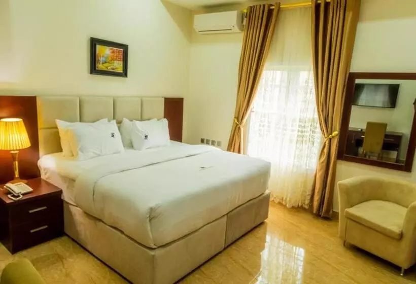 هتل Alheri Royal Apartment