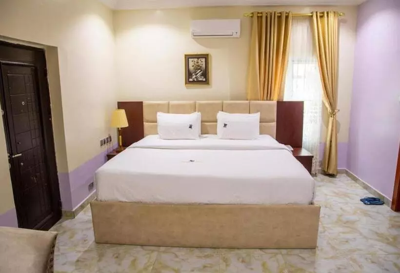 هتل Alheri Royal Apartment