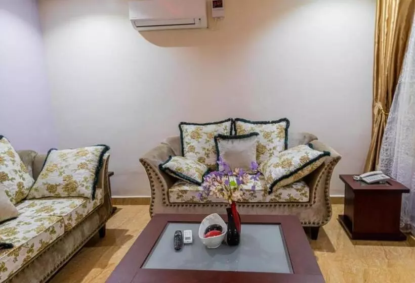 هتل Alheri Royal Apartment