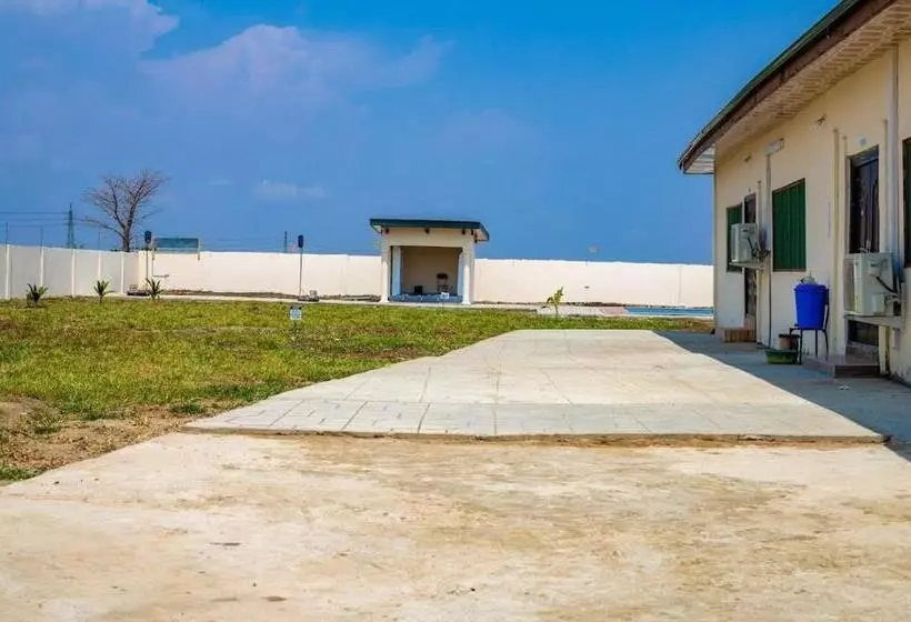 Hotelli J In G Retreat Center