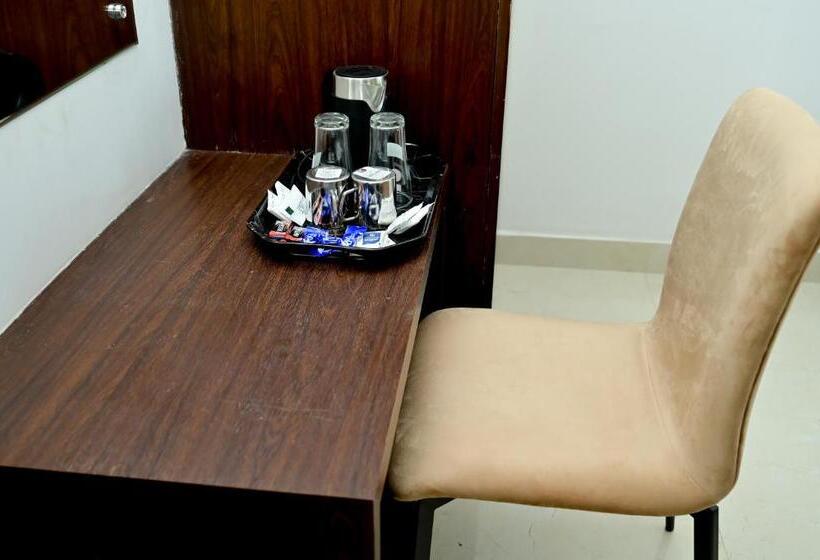 בית מלון כפרי Downtown The Mallika Sapphire