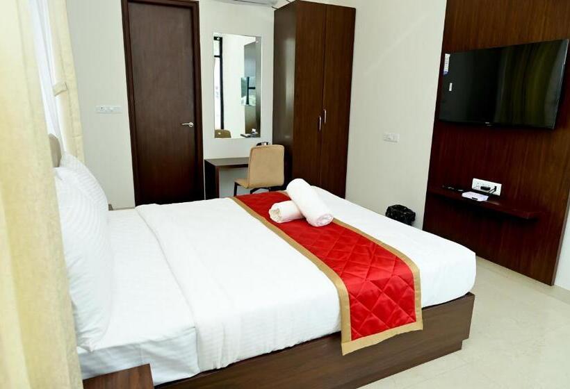 בית מלון כפרי Downtown The Mallika Sapphire