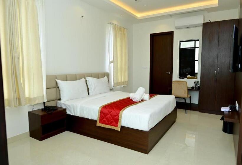 בית מלון כפרי Downtown The Mallika Sapphire