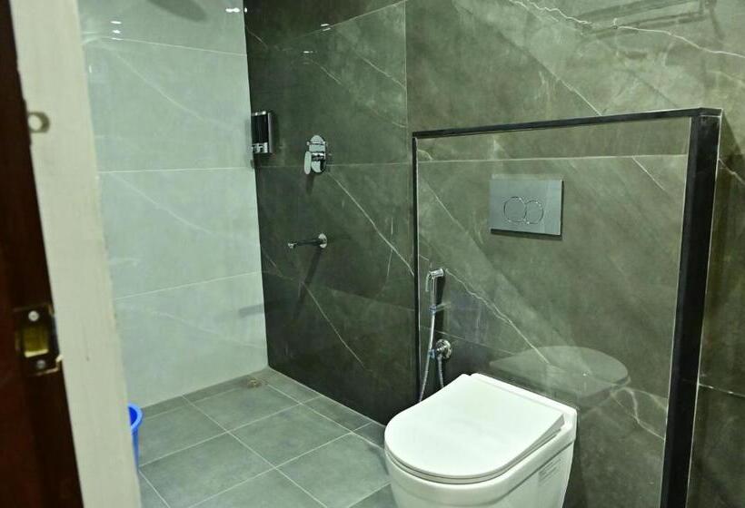 בית מלון כפרי Downtown The Mallika Sapphire