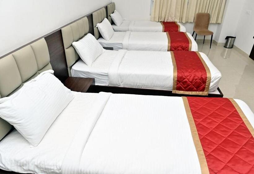 בית מלון כפרי Downtown The Mallika Sapphire