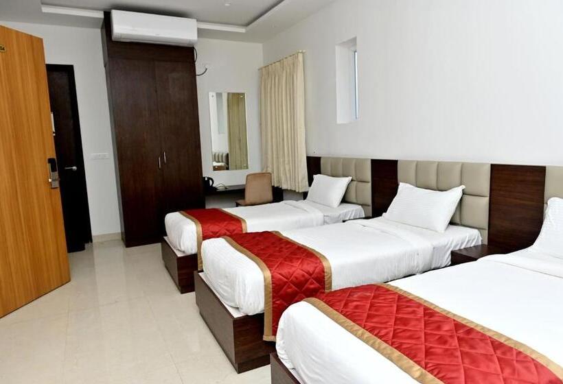 בית מלון כפרי Downtown The Mallika Sapphire