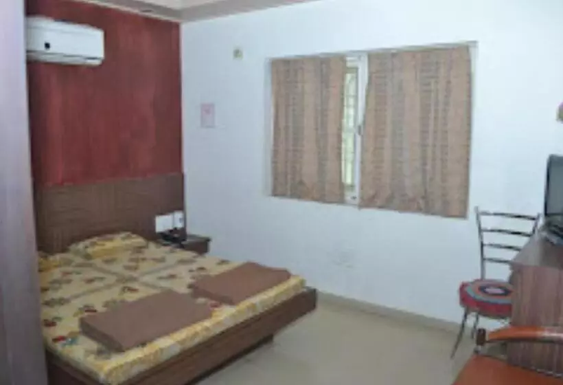 Rajdhani And Guest House Gujarat Best Family Hotel In Halol Near Pavaghad And Halol Gidc