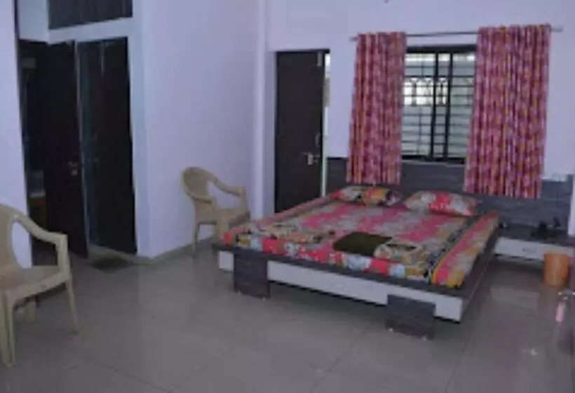 Rajdhani And Guest House Gujarat Best Family Hotel In Halol Near Pavaghad And Halol Gidc