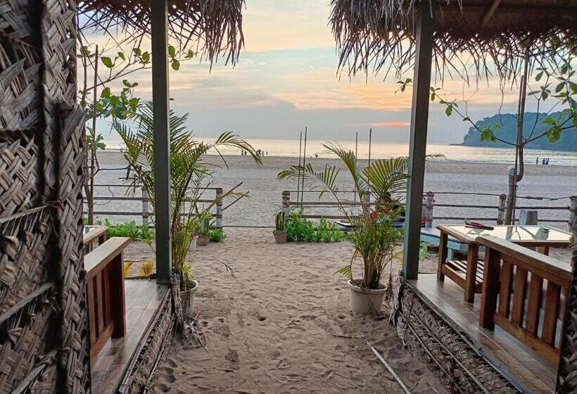 Hotel The Coast Beach Resort