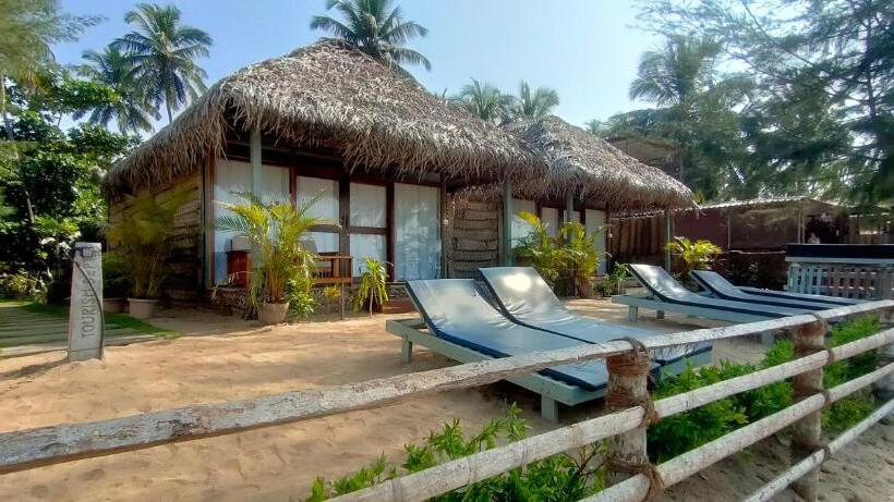 Hotel The Coast Beach Resort