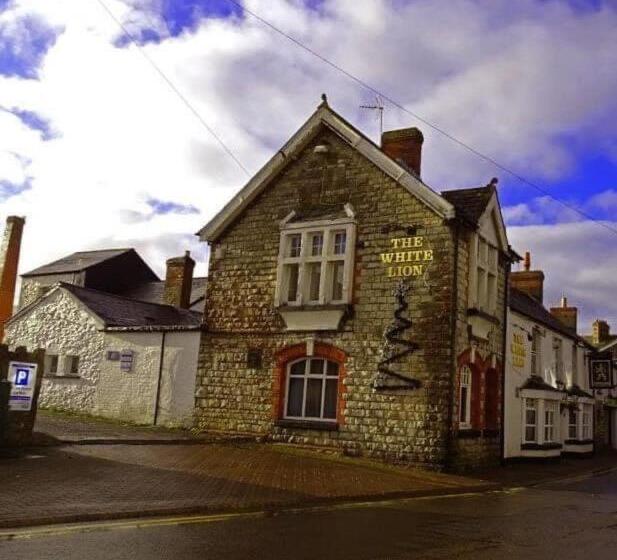 酒店 The White Lion