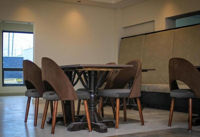 Ivory Park Hotel Safari Waterworld