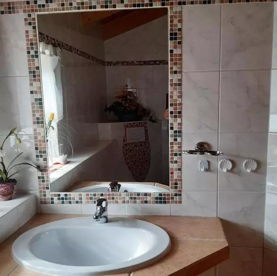 Majatalo Haus Stoaröserl