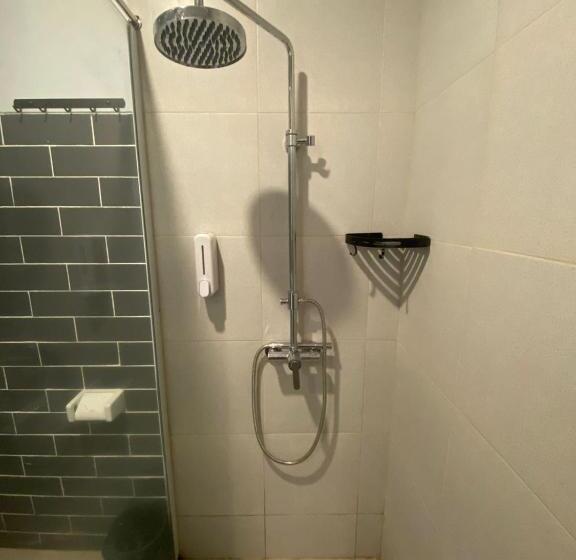 پانسیون Manuver Surf And Stay Uluwatu Bali