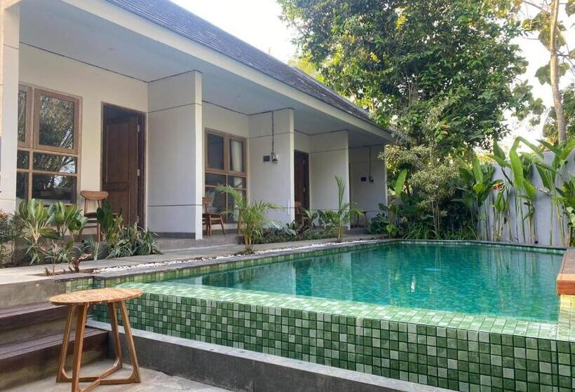 پانسیون Manuver Surf And Stay Uluwatu Bali