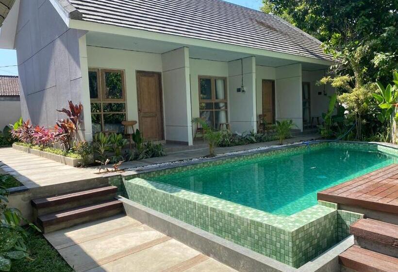 پانسیون Manuver Surf And Stay Uluwatu Bali