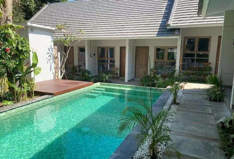 ペンション Manuver Surf And Stay Uluwatu Bali