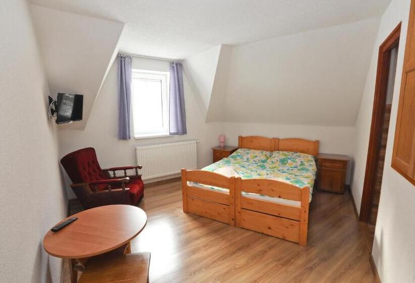 펜션 Penzión Hruboš