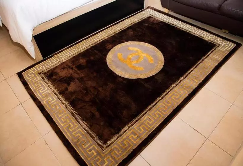 پانسیون Velvetrose Cottage