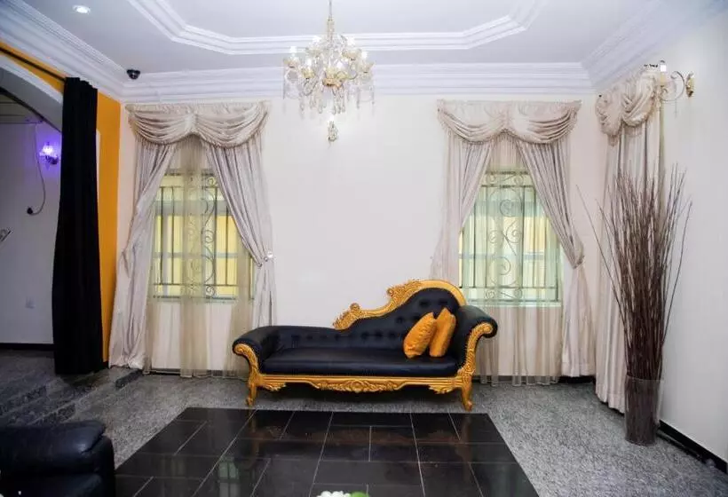 پانسیون Velvetrose Cottage