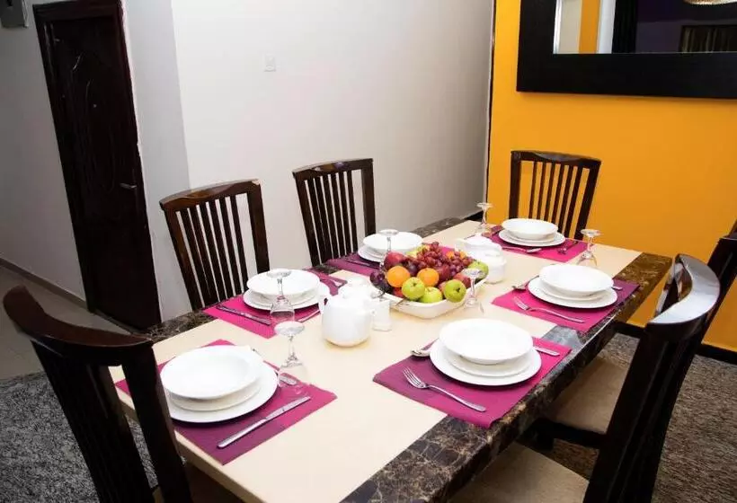 پانسیون Velvetrose Cottage