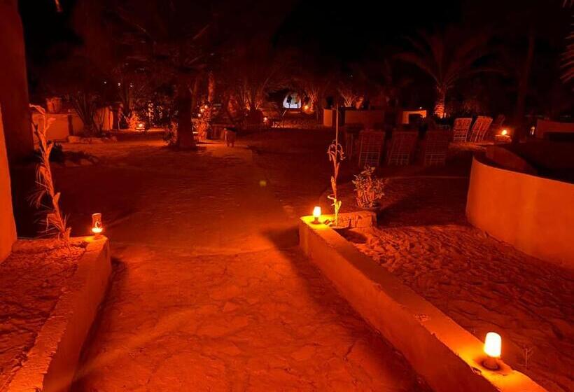 هاستل Oasis Hot Spring