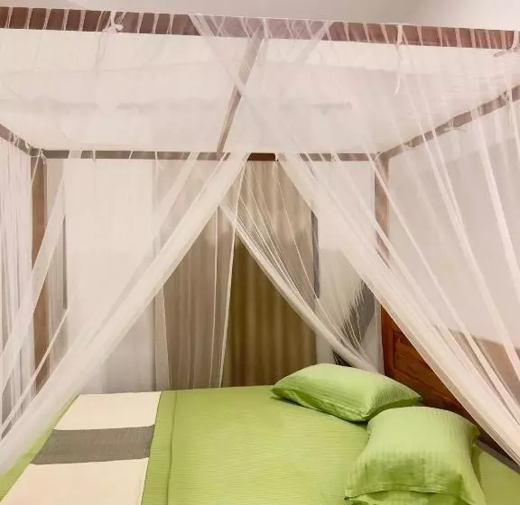 ベッドアンドブレックファースト Galle Fancy Guesthouse, 5 Ac Bedrooms Villa