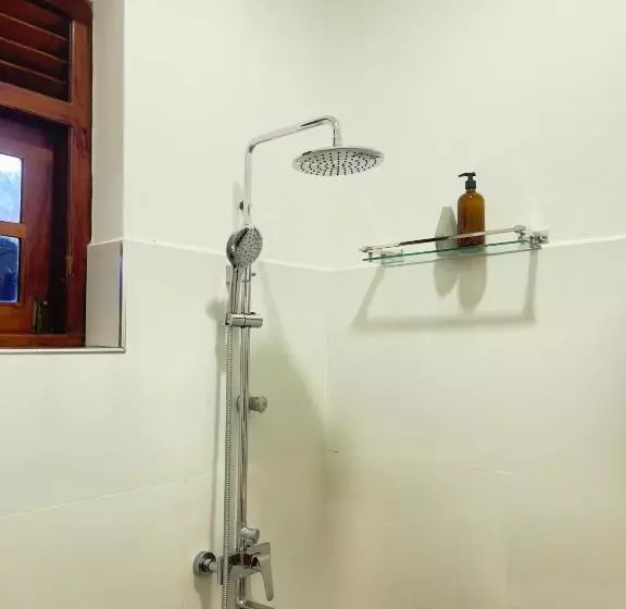 ベッドアンドブレックファースト Galle Fancy Guesthouse, 5 Ac Bedrooms Villa