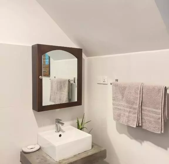 ベッドアンドブレックファースト Galle Fancy Guesthouse, 5 Ac Bedrooms Villa