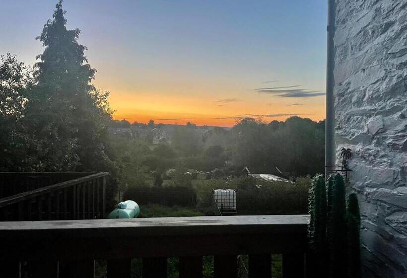 Bed and Breakfast La Maison Attila En Ardennes