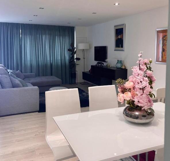 Bed and Breakfast La Maison Attila En Ardennes