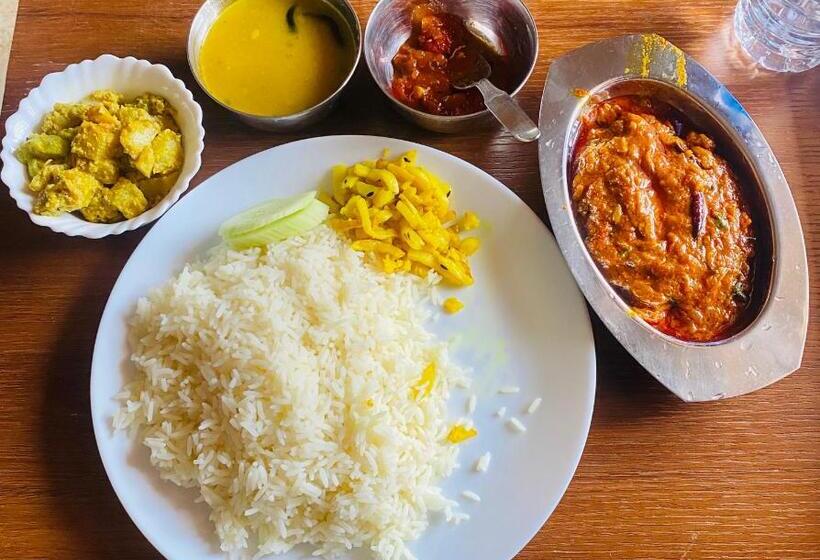 فندق Annapurna Beach Resort