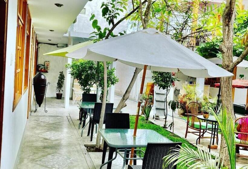 هتل Garden House Ica