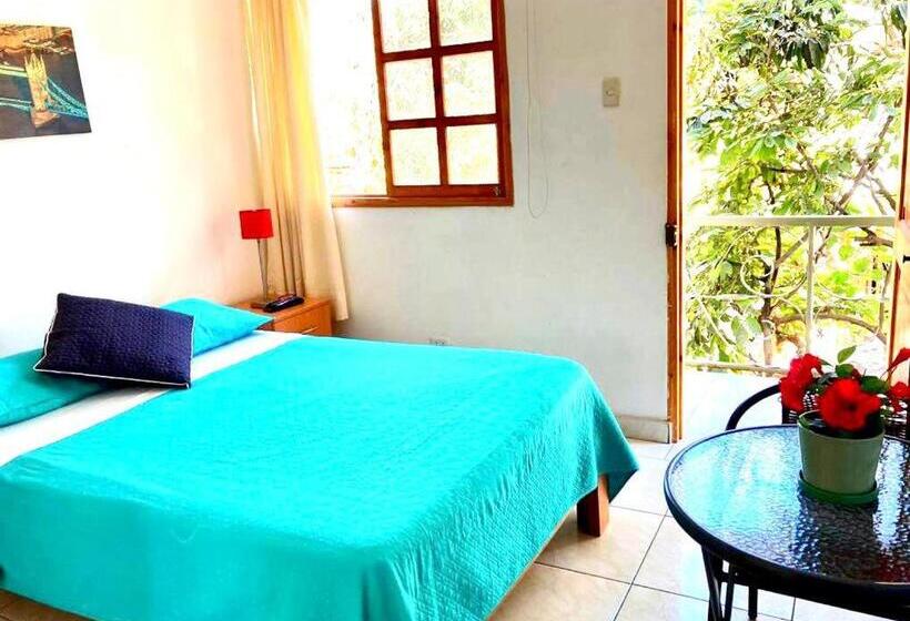 هتل Garden House Ica