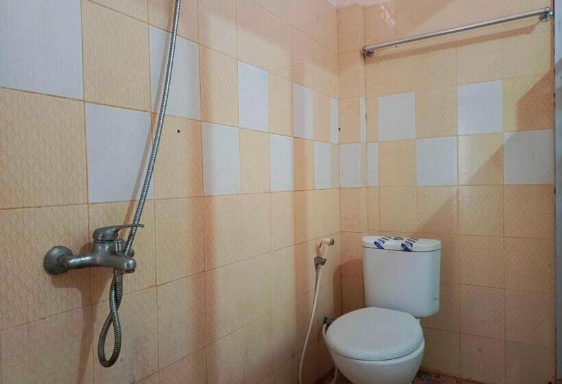 Отель Oyo 93278 Wisma Syariah Lahundape