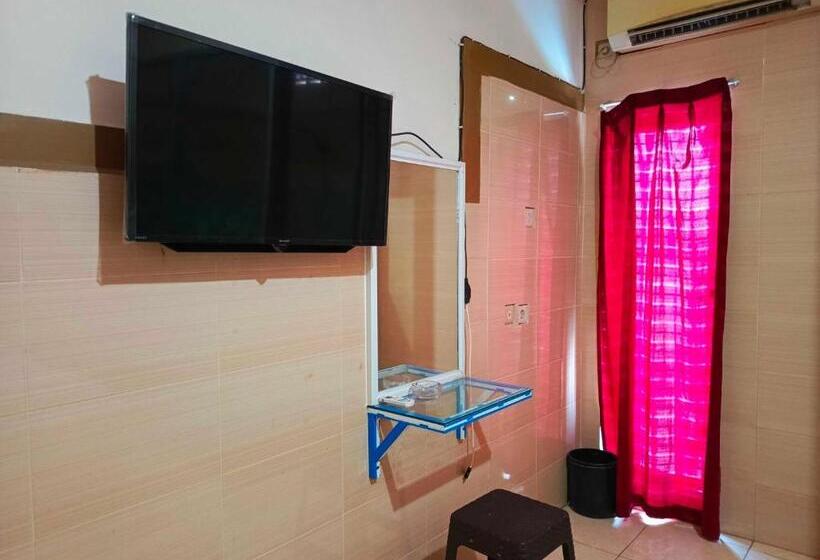 Отель Oyo 93278 Wisma Syariah Lahundape