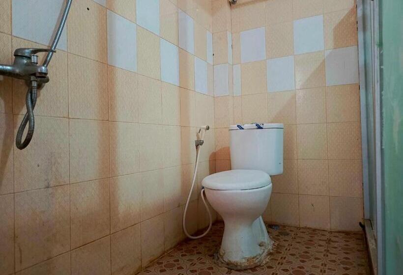 Отель Oyo 93278 Wisma Syariah Lahundape