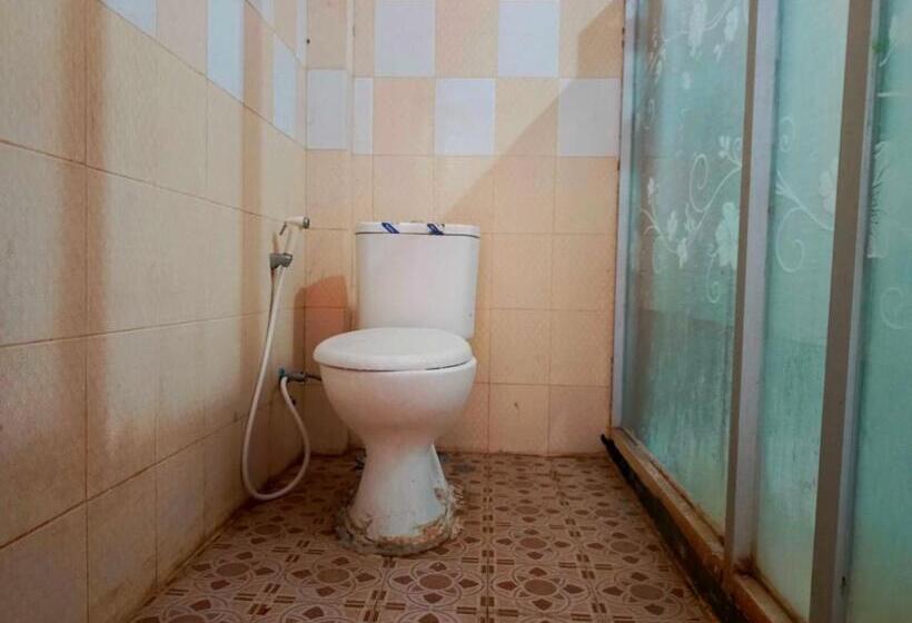 Отель Oyo 93278 Wisma Syariah Lahundape