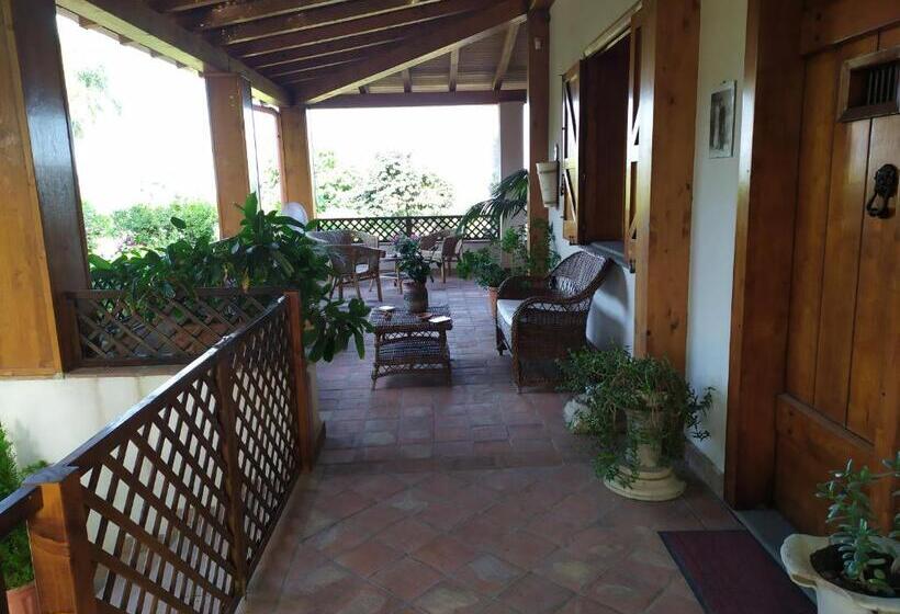 ペンション La Semenza