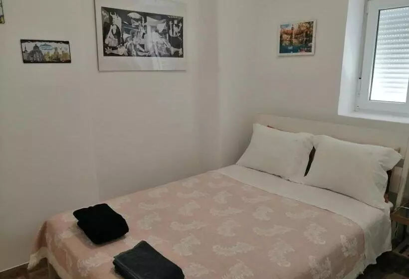 پانسیون Ajuda Space