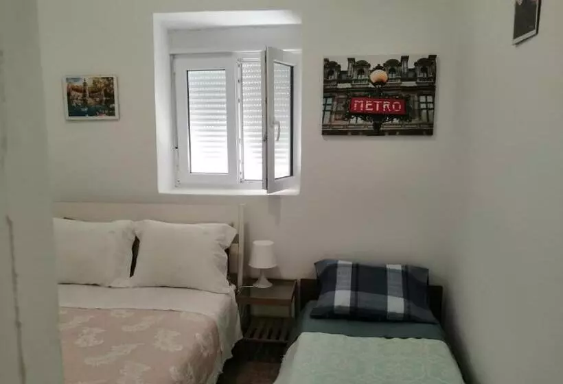 پانسیون Ajuda Space