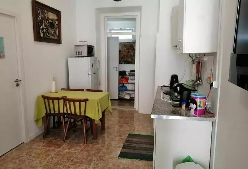 پانسیون Ajuda Space