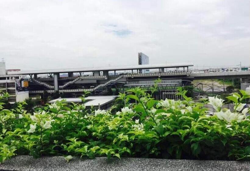 The Trust @bts Chang Erawan