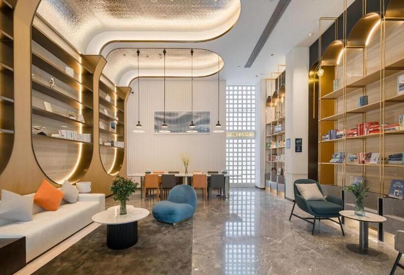 Atour Hotel Xiamen North Station Jiageng Stadium