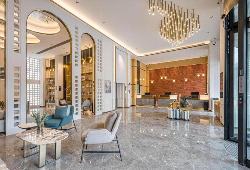 Atour Hotel Xiamen North Station Jiageng Stadium