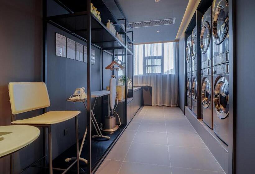 Atour Hotel Xiamen North Station Jiageng Stadium