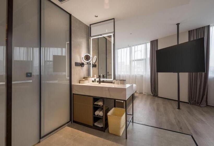 Atour Hotel Xiamen North Station Jiageng Stadium