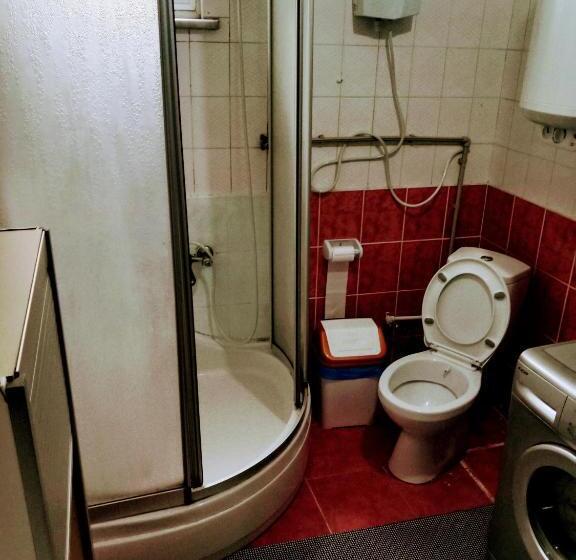 تختخواب و صبحانه Ahmet Teacher 2