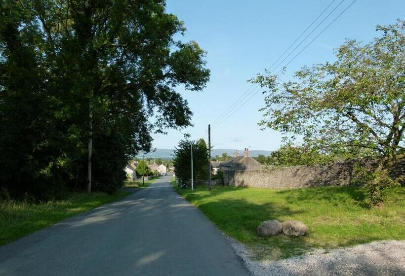 住宿加早餐  The Hall