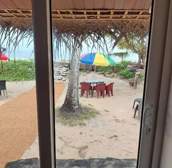 Aamiaismajoitus (B&B) Tripsea Beach Villa